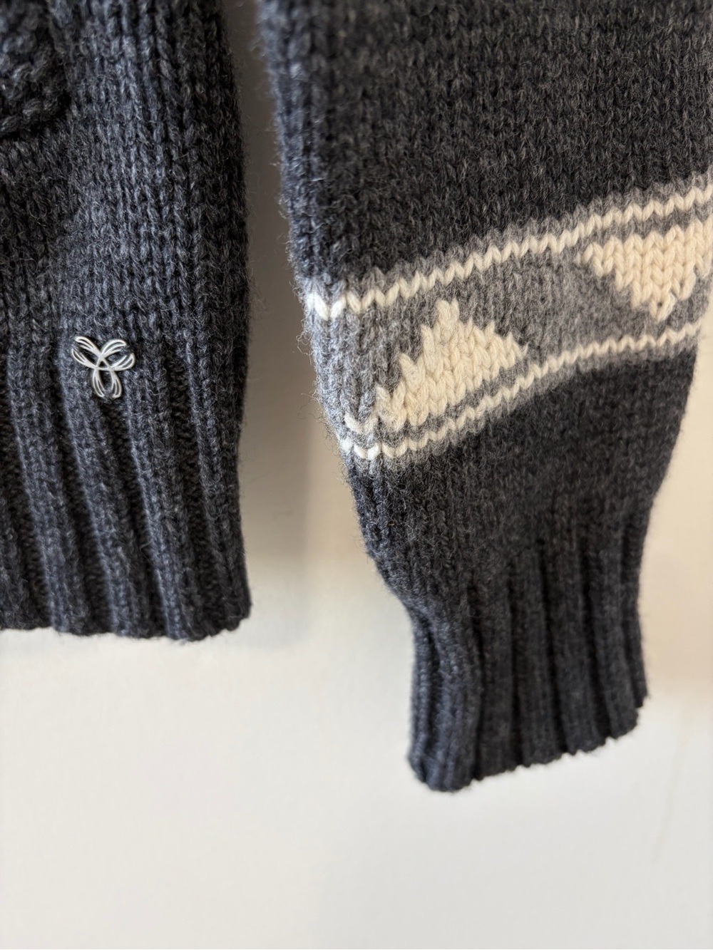 ARITZIA TNA SEA TO SKY 100% LAMBSWOOL COWICHAN STYLE CARDIGAN SWEATER - Picture 4 of 8